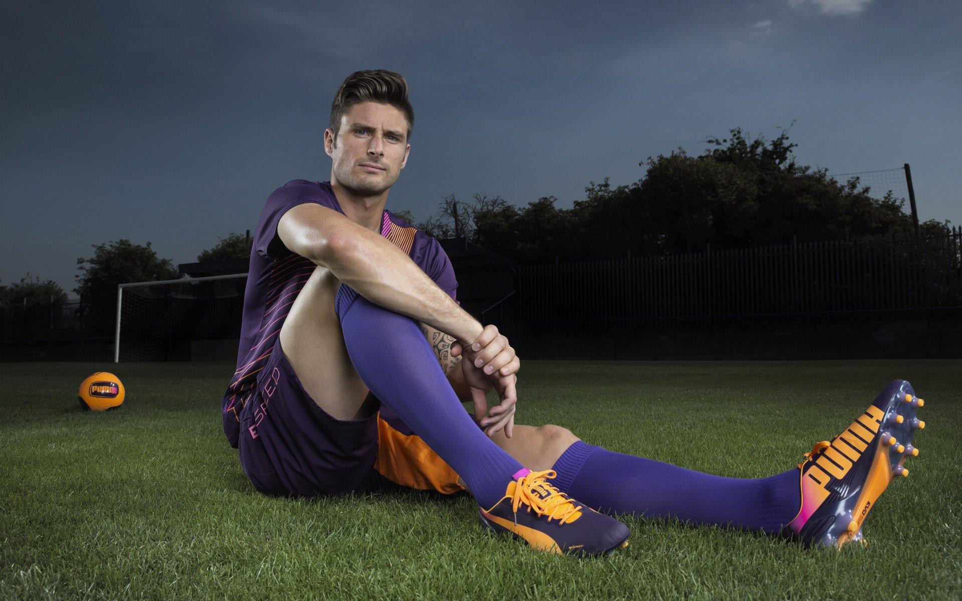 林加德单骑闯关惊艳英超 狼队防线沦为四月最佳进球背景板