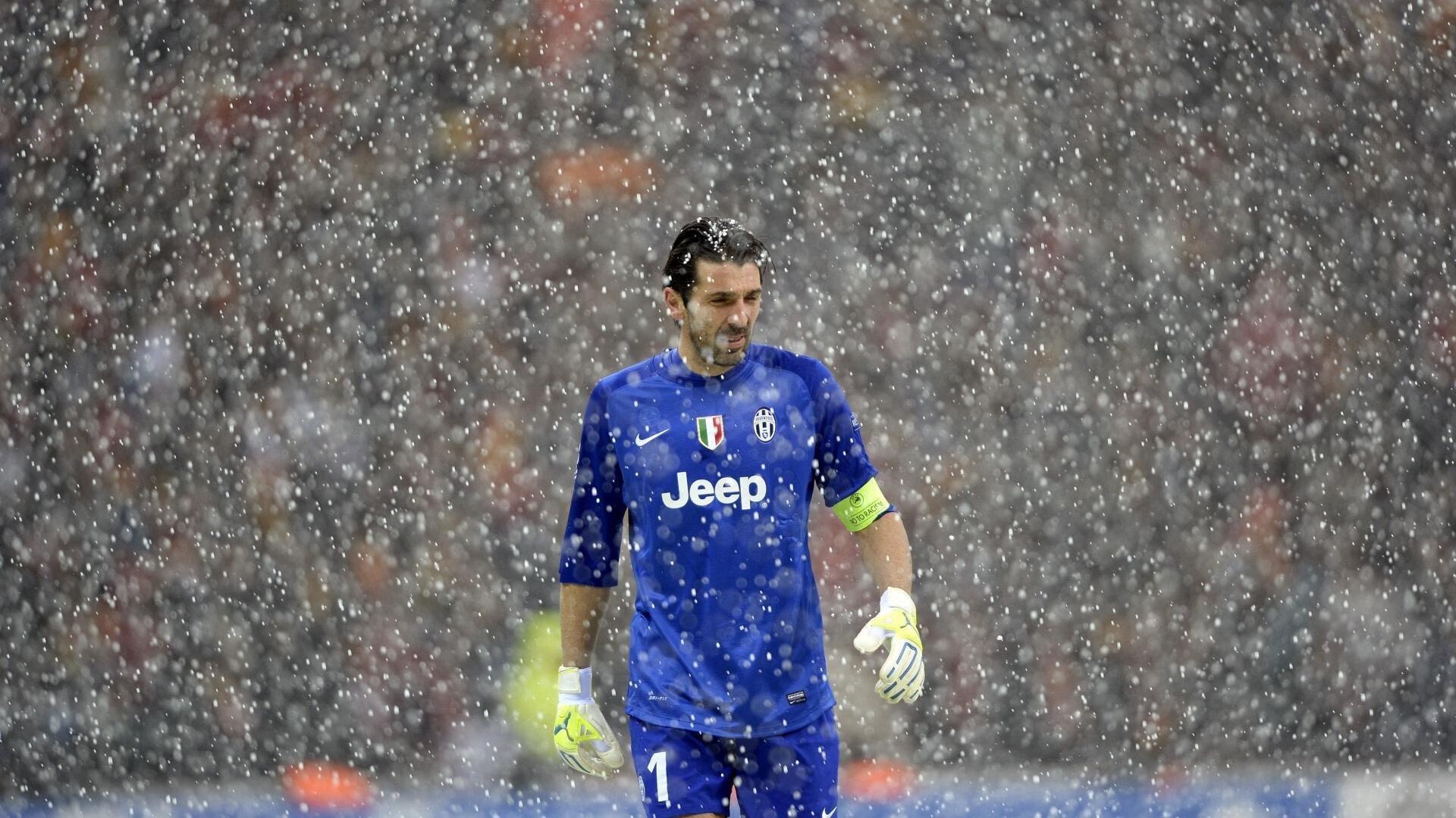 哈维盛赞莱万关键发挥，巴萨夏窗补强计划浮出水面