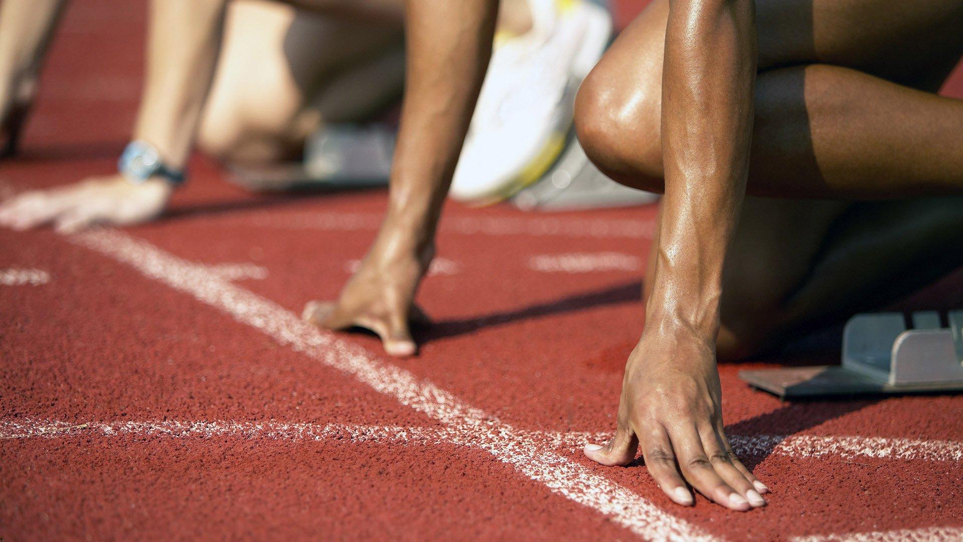 巴萨客场挑战休达，罗贝托强调艰难之战，球队全力以赴迎关键战役