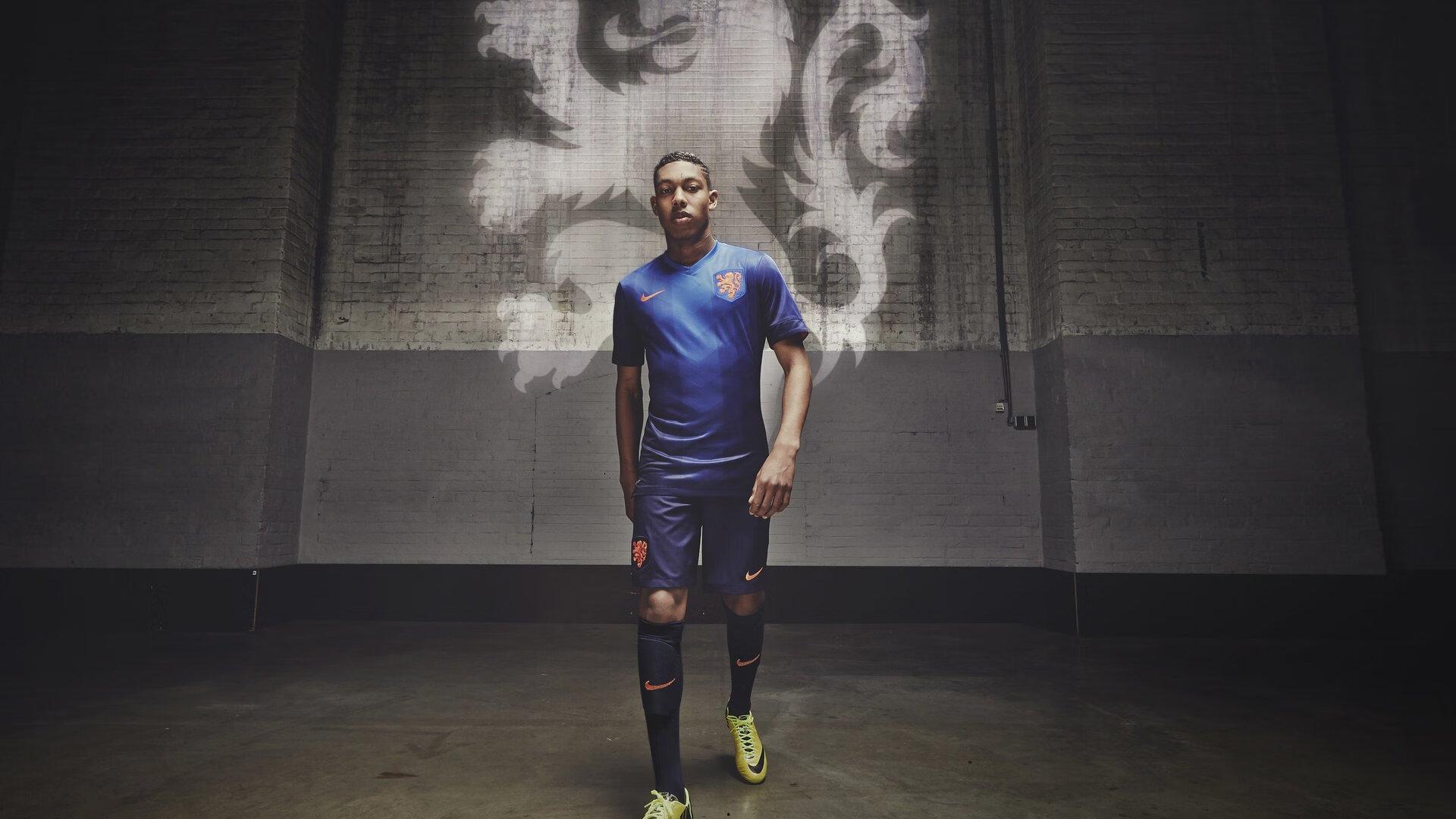 哈维执教巴萨陷入滕哈赫式困境？战术争议与更衣室矛盾浮出水面